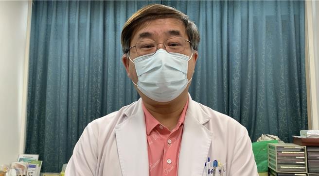 台中醫院神經外科主任陳典廷指出，經治療後患者已經順利拔管、意識也恢復正常。（馮惠宜攝）