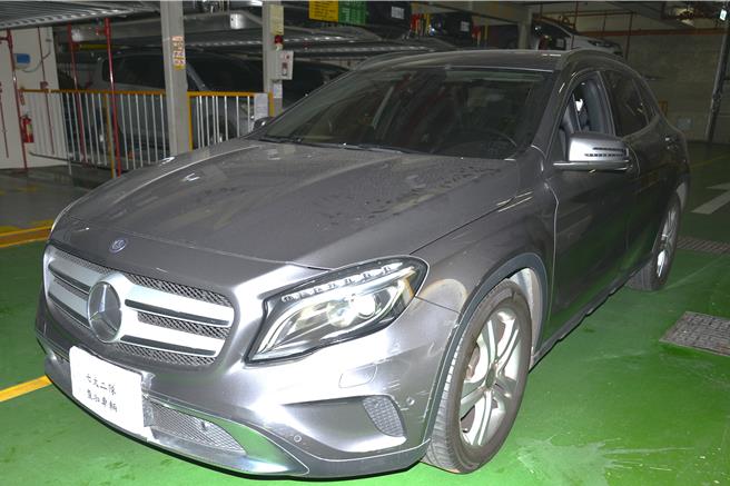 诈团吸金上亿 金主保时捷、宾士2名车被扣 台北分署「双11」拍卖（台北分署提供）