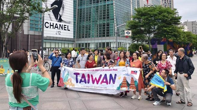 交通部观光署修法，要求旅行团要有专人「全程」随行，保障旅客权益。（本报资料照）