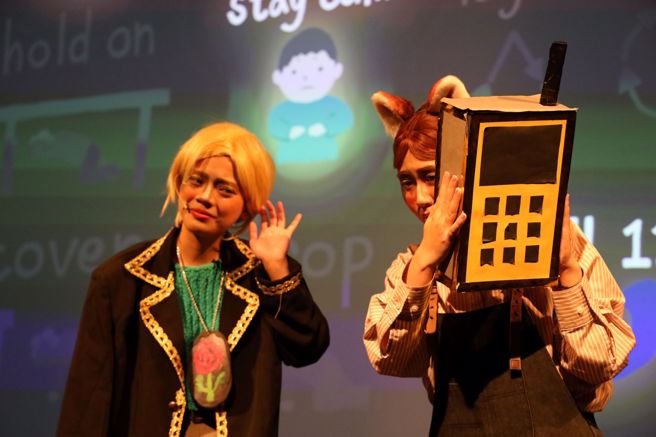 南大英语剧场改编经典《小王子》引导大小朋友一同探索戏剧中的知识。(照片/国立臺南大学提供)