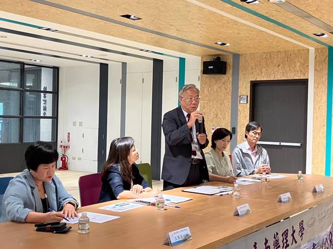 奇美财团法人柳营奇美医院黄顺贤院长致词。(照片/嘉南药理大学提供)