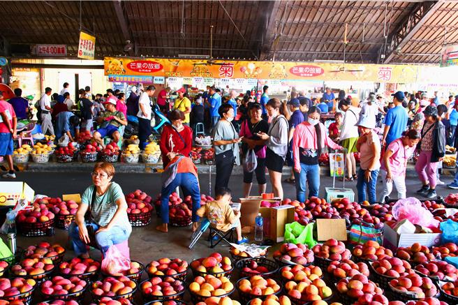 台南市玉井区公所今年举办的「发现玉井之美全国摄影比赛」，今天公布得奖名单及作品。图为获得银牌的作品。（玉井区公所提供）