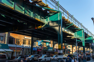 警方掃蕩甜心市場！美流鶯站街頭嗆：只是想謀生