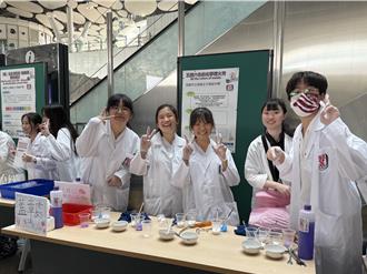 科普環島列車抵高雄 400學生車站動手玩科學