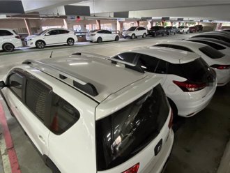 台中榮總停車大亂鬥！斜插、硬塞 網友：比掛號還難