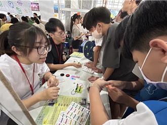 台灣科普環島列車駛進屏東站 640名師生連闖13關