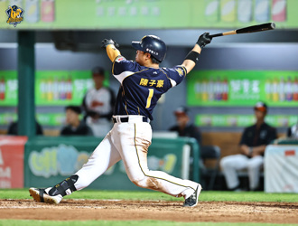 中職》兄弟聽牌！陳子豪致勝陽春炮 G4黃衫軍6比4獵獅