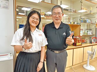 吳濁流文學獎 東女學子摘客語詩首獎