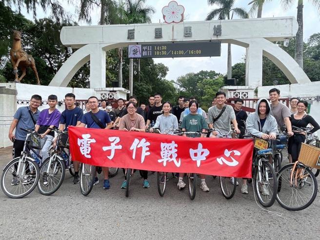 电战中心自行车乐骑减压，提升官兵心理健康。（电战中心提供）