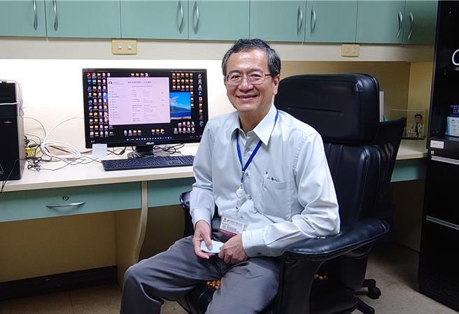 成大醫學院腫瘤醫學科名譽教授蘇五洲，長期致力於IL6的研究，是全球最早研究相關領域的學者之一。（成大提供／曹婷婷台南傳真）