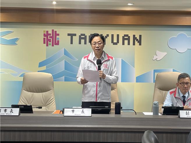 桃园市长张善政23日主持市政会议指出「桃园电力自给率达137.7％」，符合企业用电的需求，也是发展AI产业的首选。（姜霏摄）