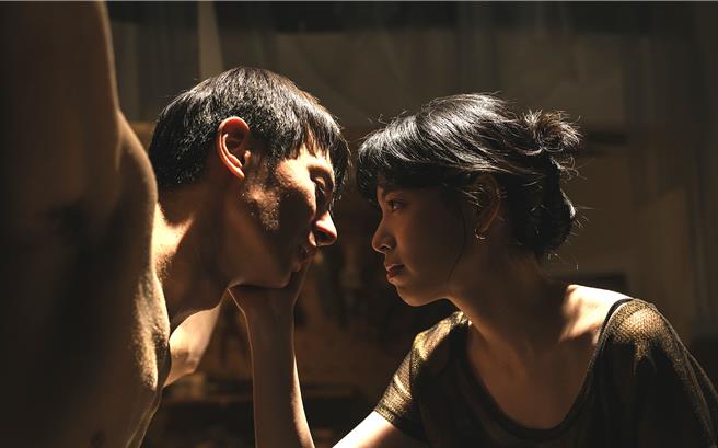 张轩睿剧中遭前女友囚禁密室，拍出后遗症像是出不来。（LINE台湾提供）