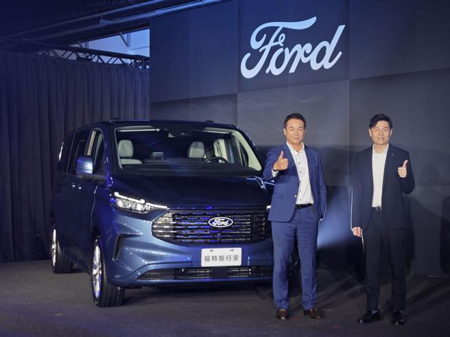 福特六和正式导入全新世代The All-New Ford Tourneo Custom福特旅行家，提供Kombi Trend六座、Kombi Trend九座、Kombi Limited八座）以及Bus Titanium八座共四款车型编成，在台建议售价149.8万元起。（陈大任摄）