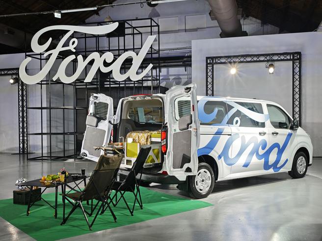 福特六和正式导入全新世代The All-New Ford Tourneo Custom福特旅行家，现场展示露营改装。（陈大任摄）