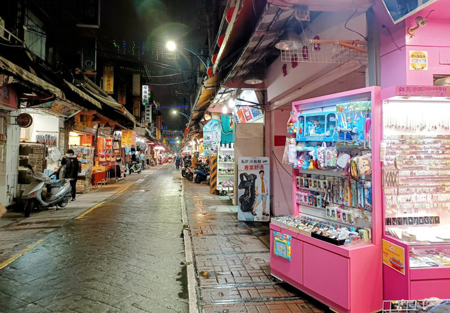 新北市新庄老街的庙街夜市，以前非常热闹。（图／翻摄自Google Map）