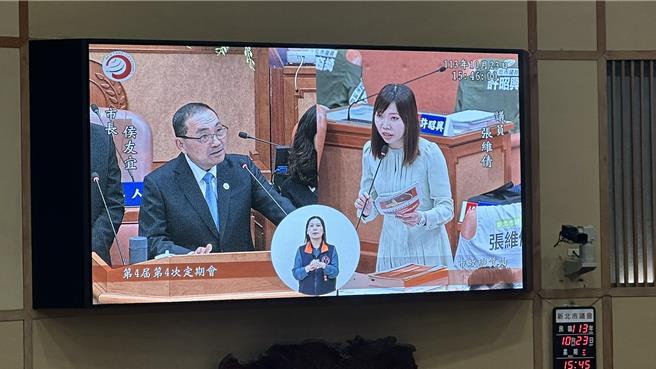 新北市议会今日进行总质询，新北市议员也针对核能议题对侯友宜进行提问。（贺培晏摄）