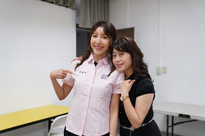 臺北育達高中國際貿易科的畢業校友楊謹華學姐，憑藉著電視劇《不良執念清除師》中亮眼的表現，順利拿下「戲劇節目女配角獎」。(照片/臺北市私立育達高級中等學校提供)