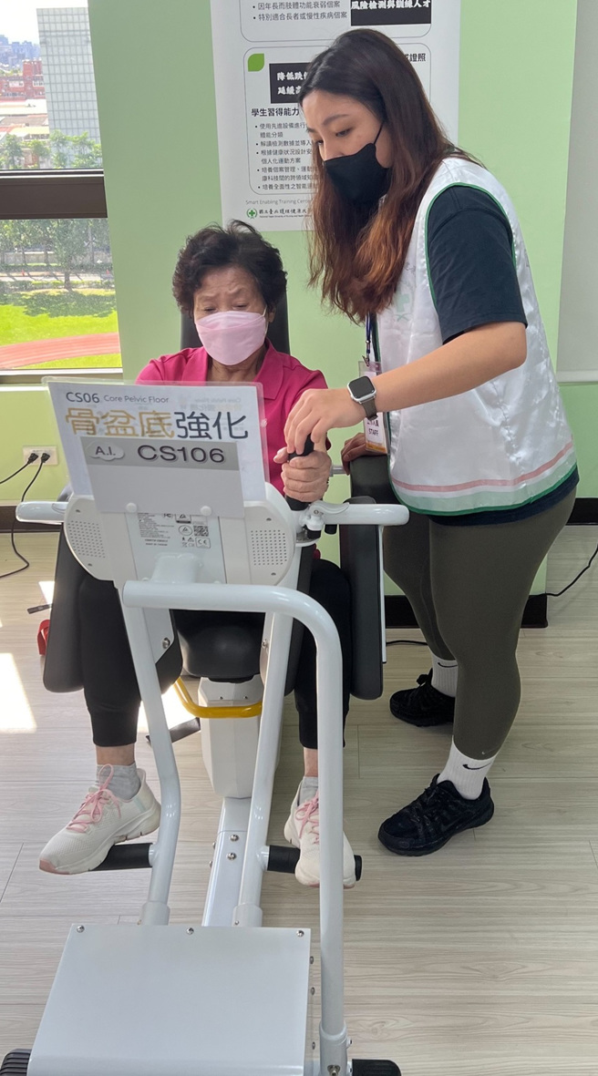 北護實作教學場域-賦能設備示範。(照片/教育部提供)