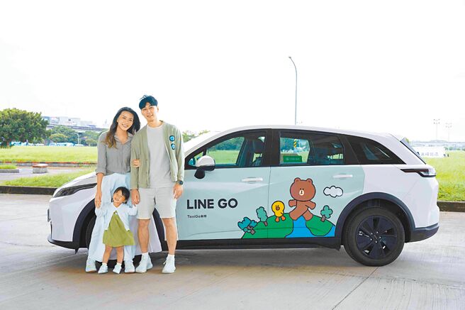 LINE GO导入500辆LUXGEN n7推出专属叫车服务，并搭配熊大车身识别。图／业者提供