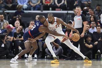 NBA》延長賽最後4.8秒哈登罰球失手 快艇新球場不敵太陽