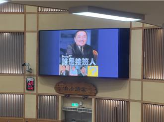 绿议员送「新北市长很想参选人」背心  赠刘和然