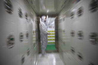 ASML：中企或能少量生产5、3奈米晶片