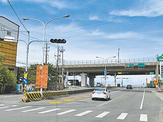 后豐大橋建引道封閉 塞車惹怨