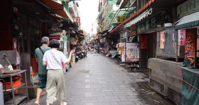 总统赖清德于本月６日前往金山市区勘灾，而前一日相关局处已将相关地段清理乾净。（图／新北市政府提供）