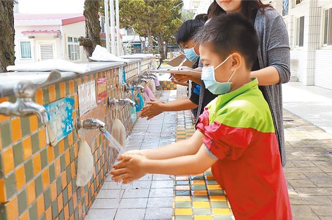 腸病毒71型來勢洶洶，衛生單位提醒孩童日常要確實做到洗手五步驟。（本報資料照片）