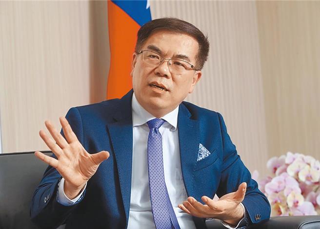 環境部長彭啟明今天接受節目專訪時指出，台積電大約要繳10億，可能是國內碳費繳最多的企業，台電、中油繳納碳費則是約5億左右。（本報資料照片）