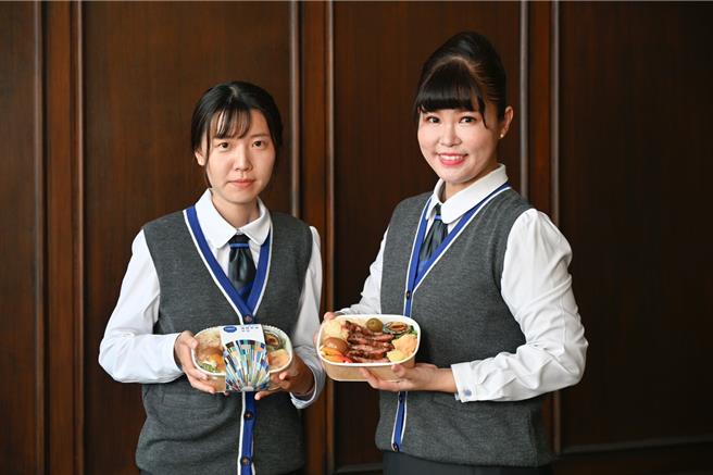 台鐵公司海陸澎派便當10月26日開賣。（台鐵公司提供／蔡明亘台北傳真）