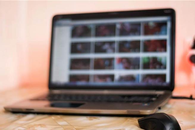 前銀行男襄理女廁裝密錄器 38名女同事遭偷拍（示意圖，達志影像）