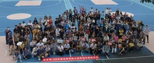 苗栗縣政府攜手聯合大學推數位學伴計畫，協助提升偏鄉學童數位能力，日前在聯大校園舉辦大小學伴相見歡活動。（苗栗縣政府提供／謝明俊苗栗傳真）