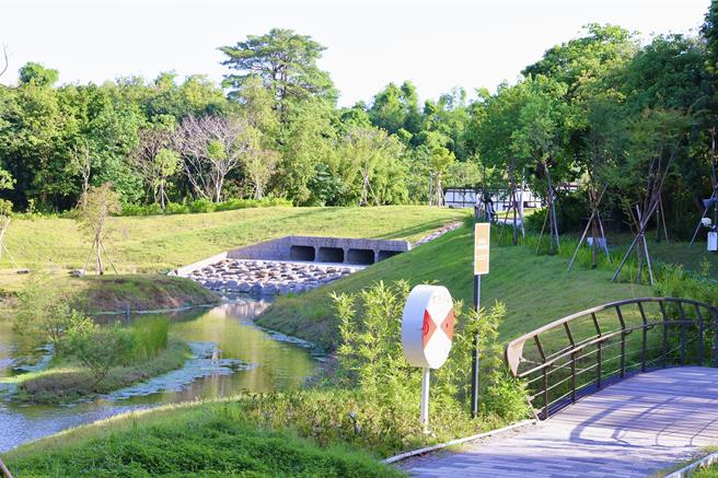 拥有森林、湖泊与瀑布，哈赫拿尔森林公园被称为台南市区最后秘境。（台南市政府提供／程炳璋台南传真）