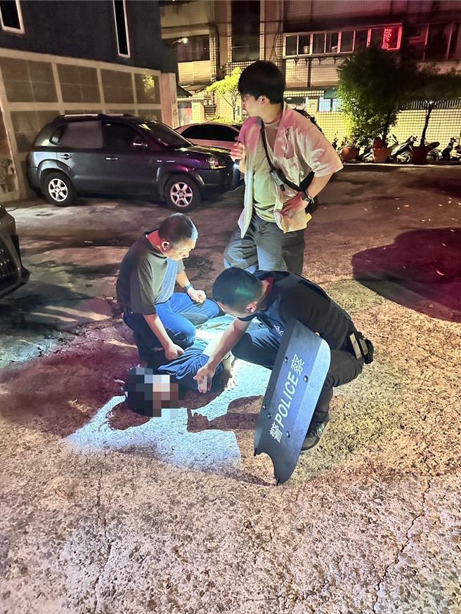 内政部警政署保安警察第三总队查获外籍女子以人体运毒方式夹带毒品海洛因与古柯碱等毒品重达5公斤，市值约3500万元。图为逮获运毒嫌犯。（保三总队提供／徐佑升基隆传真）