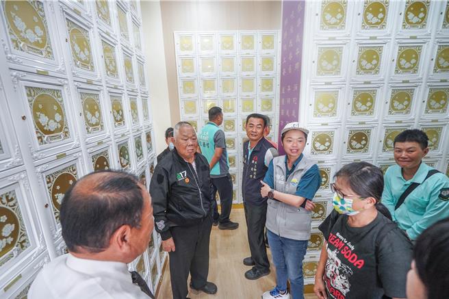 嘉义县「水上乡生命纪念馆」今(24日)正式贩售新启用骨灰柜。( 水上乡公所提供／吕妍庭嘉义传真)