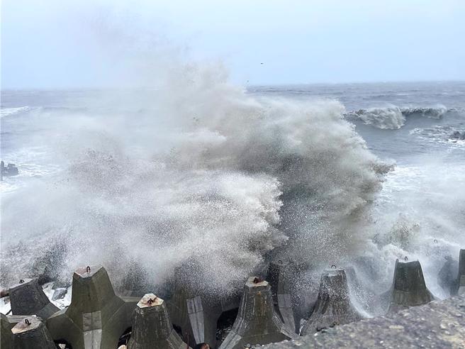 东北季风加潭美颱风外围环流来袭，马祖航班大规模停航。（示意图／本报资料照）