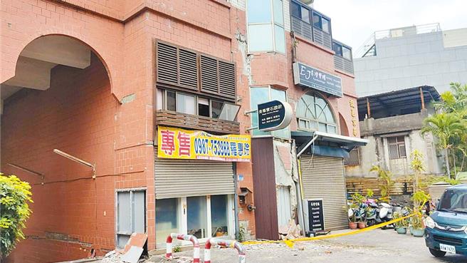 花蓮馥邑京華大樓有6棟大樓，中央國土署協助下評估建議全拆。（本報資料照片）