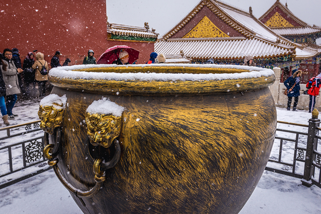 事实上，这些水缸主要是用来灭火，太监每到冬季就会替水缸盖上发热的盖子，防止里头的水结冰。（示意图：Shutterstock／达志）