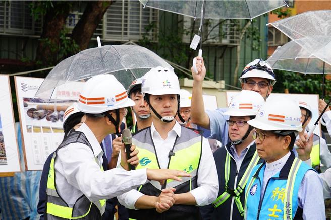 台北市长蒋万安24日前往捷运南环段CF670A区段视察施工状况。（台北市政府提供／丁上程台北传真）
