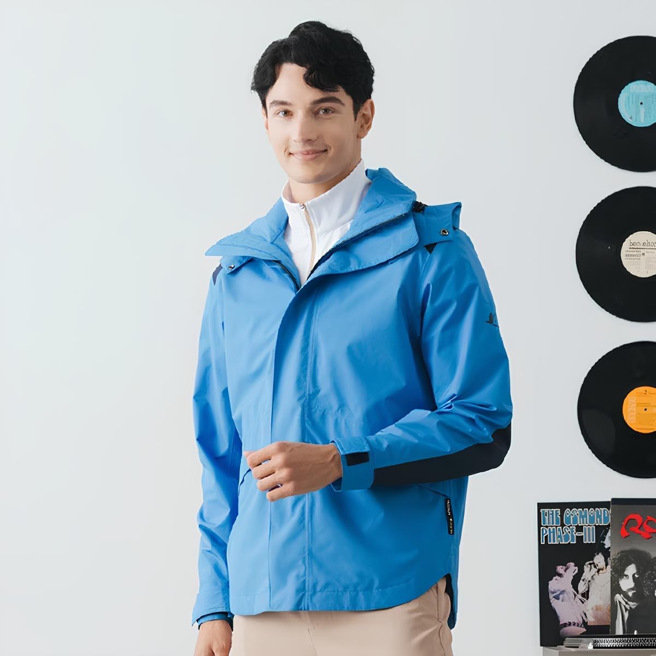 宏匯广场TRAVELER男女活动款GORE-TEX＋羽绒外套，组合价1万800元，原价1万9780元。（宏匯广场提供）