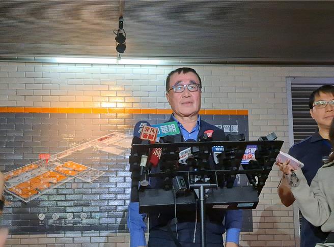 京華城蓋不蓋？台北市副市長李四川24日下午受訪表示，建議鼎越扣除爭議20％容獎繼續蓋。（温予菱攝）