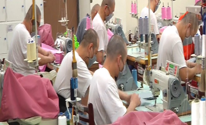 受刑人每周一至五规定要下工厂劳动作业。(资料照)