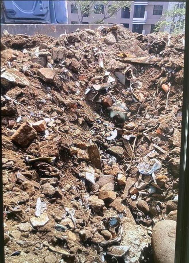 彰化县沿海乡镇农地及鱼塭被违法弃置废土，面积约为6.5座大安森林公园，彰化地检起诉土方清运业者等共181人，彰化地院审结，部分被告分处4月至3年不等徒刑、50万至300万不等罚金。（资料照，彰化地检提供）