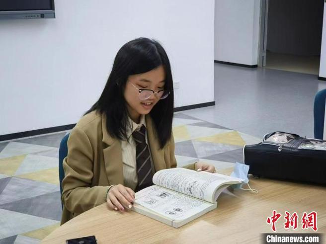 在貴州大學上學的許榕榕。（受訪者供圖，中新網）