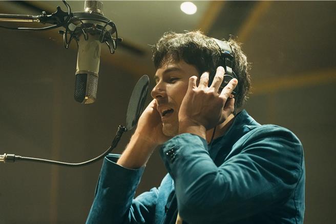 凤小岳日前录制新歌。（小公视提供）