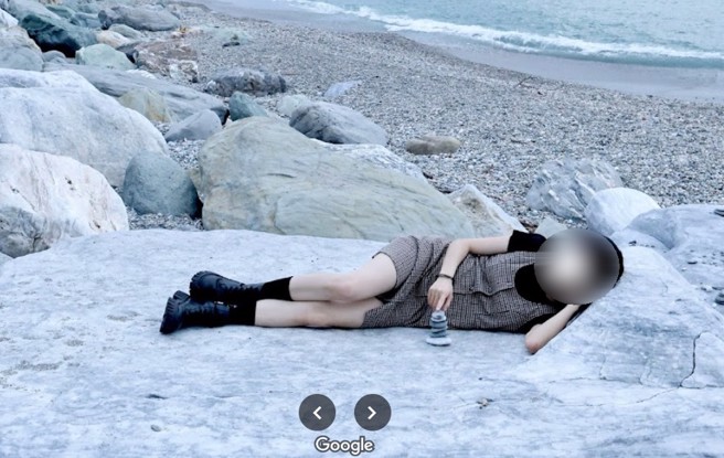 花莲南滨公园有一个爆红景点，「一颗超好躺ㄉ俗头」，凡是去过的都会试躺并给出很高的评价。（翻摄google地图）