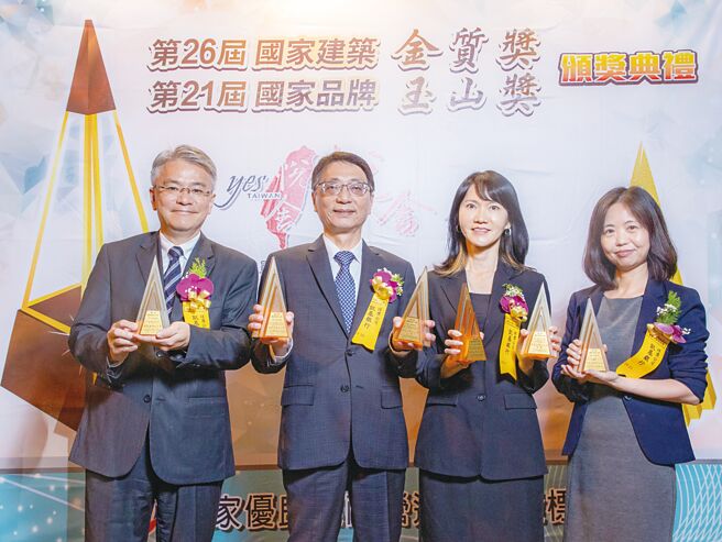 凱基銀行勇奪《國家品牌玉山獎》兩項全國首獎。圖／凱基銀行提供