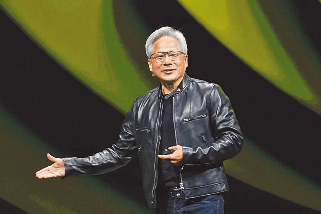 行政院长卓荣泰29日至立院报告「能源配比及电价政策」，民眾党立委张启楷质询到，辉达执行长黄仁勋返台投资条件就是100亿度的绿电。图为黄仁勋。（美联社）