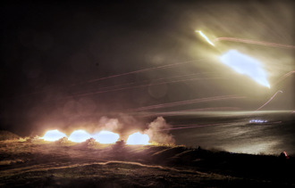 無懼大陸軍演！「鎮疆操演」首次夜間實彈射擊  火力震撼大秀拳頭